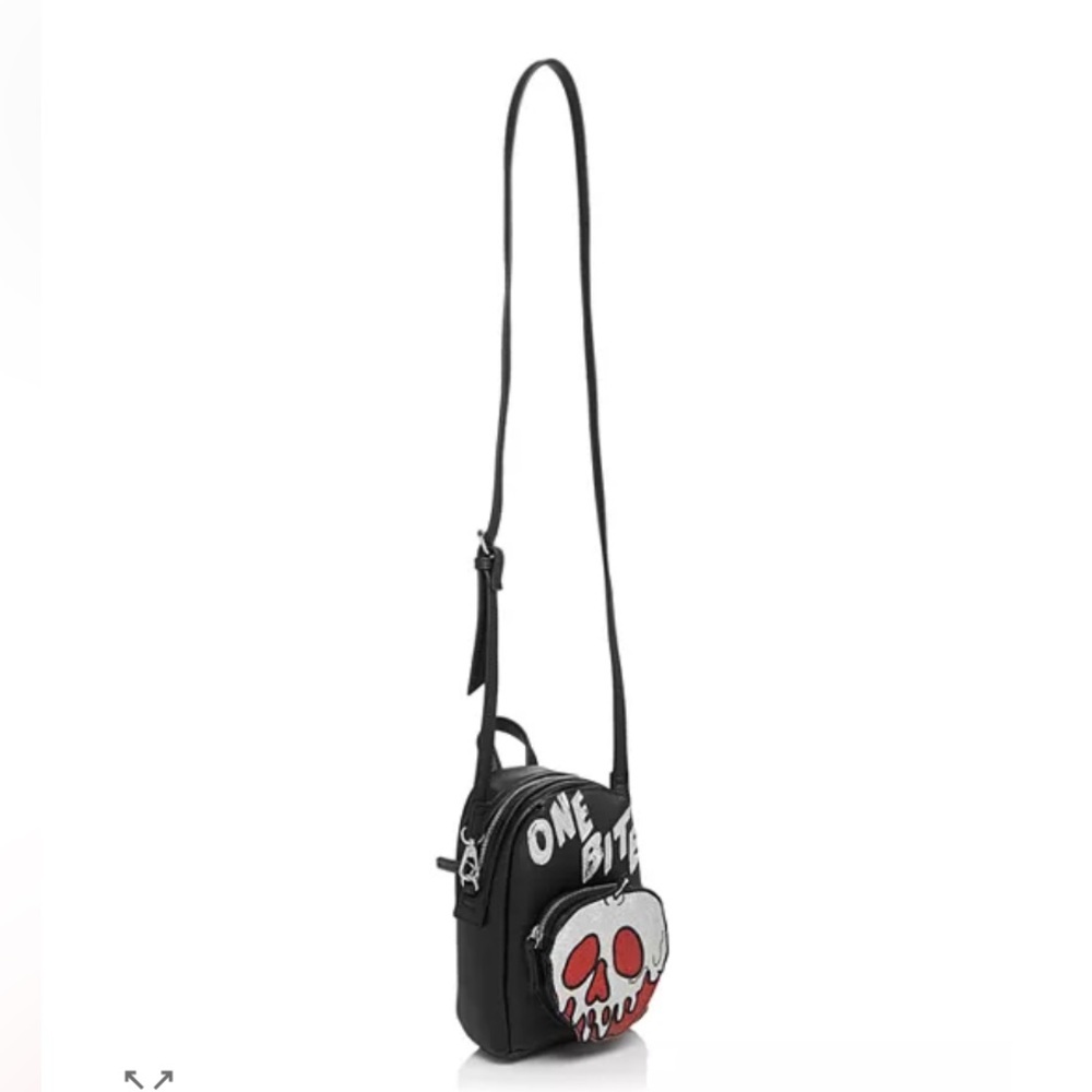 NWOT! Danielle Nicole ‘One Bite’ Crossbody Bag 🍎💀 - Picture 4 of 13
